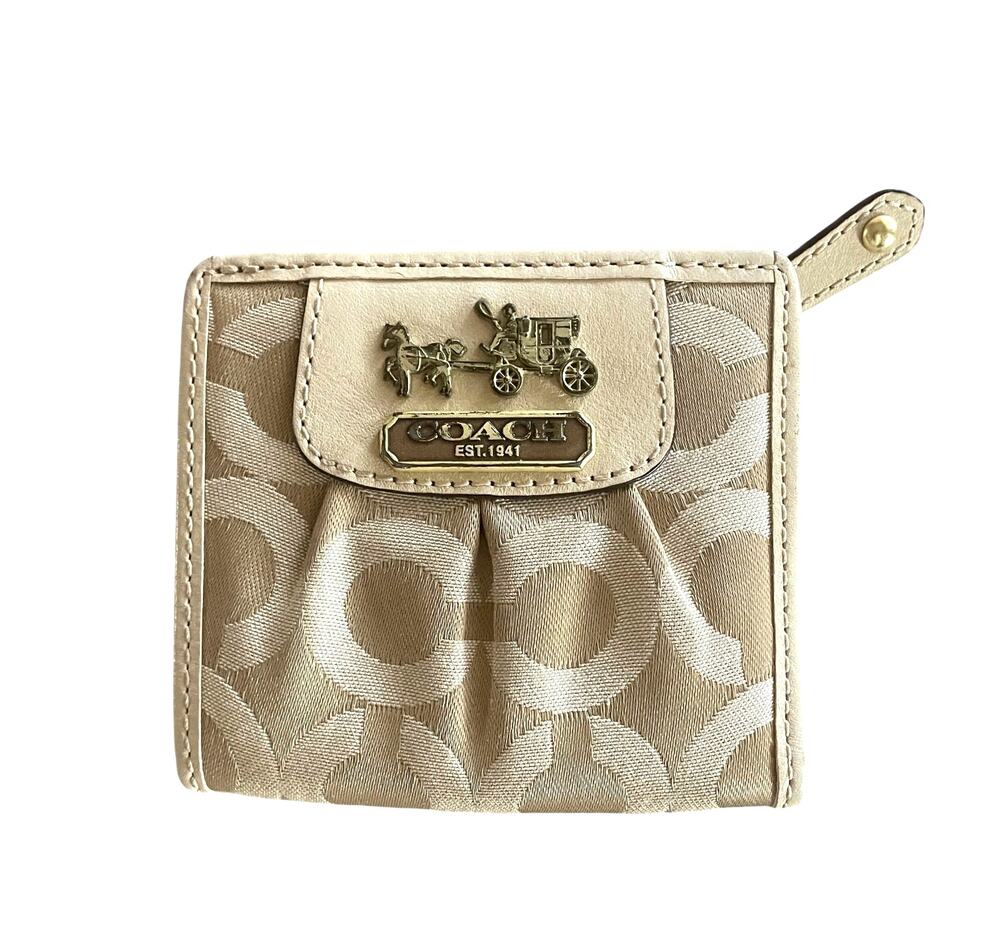COACH Beige Signature C Snap Bifold Compact Lavender Leather Wallet Zip Coin